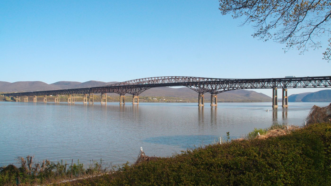 Replacement of Electrical Feeds on Newburgh-Beacon Bridge header